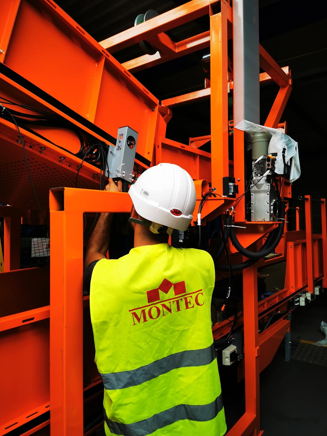 Équipe de maintenance industrielle Montec en action